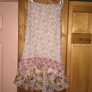 - Vintage Long Flowery Ruffled Skirt -  Hi Lo style